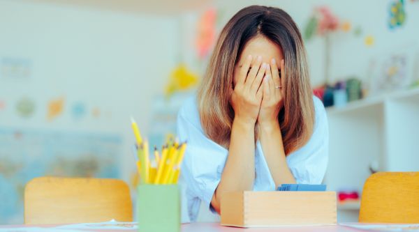 Autoestima baja en profesores: cómo abordarla en terapia psicológica